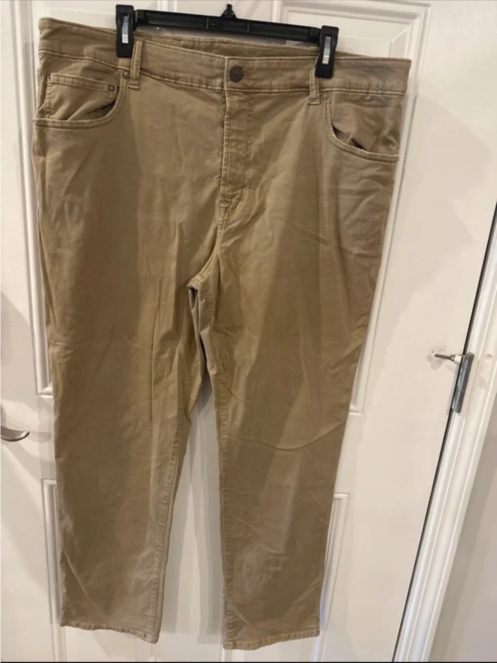 American Eagle Outfitters Tan Chino Pants